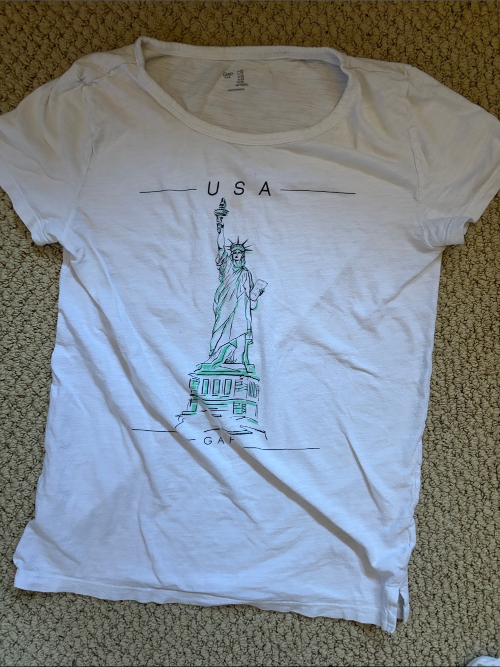 GAP White Short-Sleeve Tee with Green Statue of Liberty Graphic Cotton